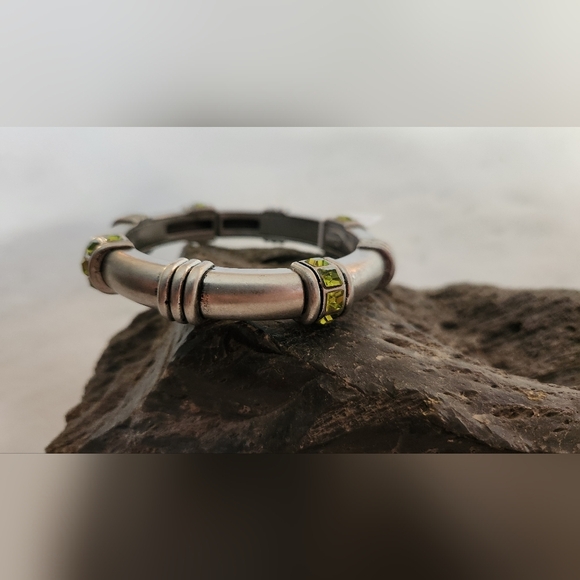 NWT Lia Sophia "Industry" Silver with yellow green cut crystal stretch bracelet - Picture 5 of 5